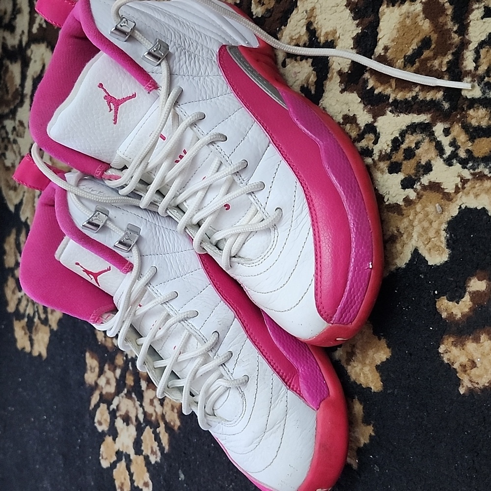 🏀Youth Air Nike Jordan 12 Retro Dynamic GG Sneakers; White/Bright Pink; 5.5 Y